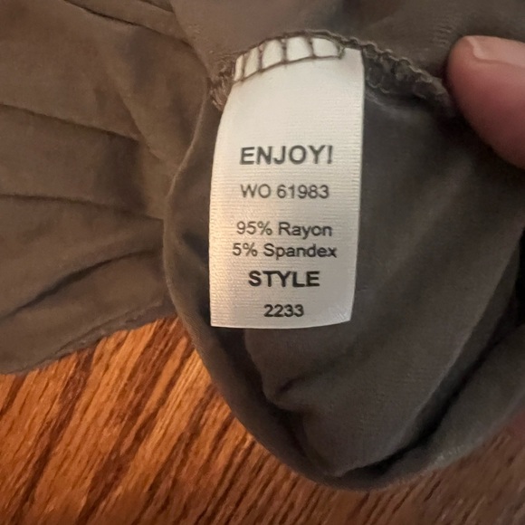 Michael Stars One Size Elbow Sleeve High-Low Top - Picture 4 of 5